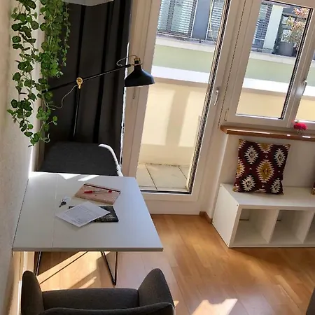 Hof - By Keyforge Apartment
